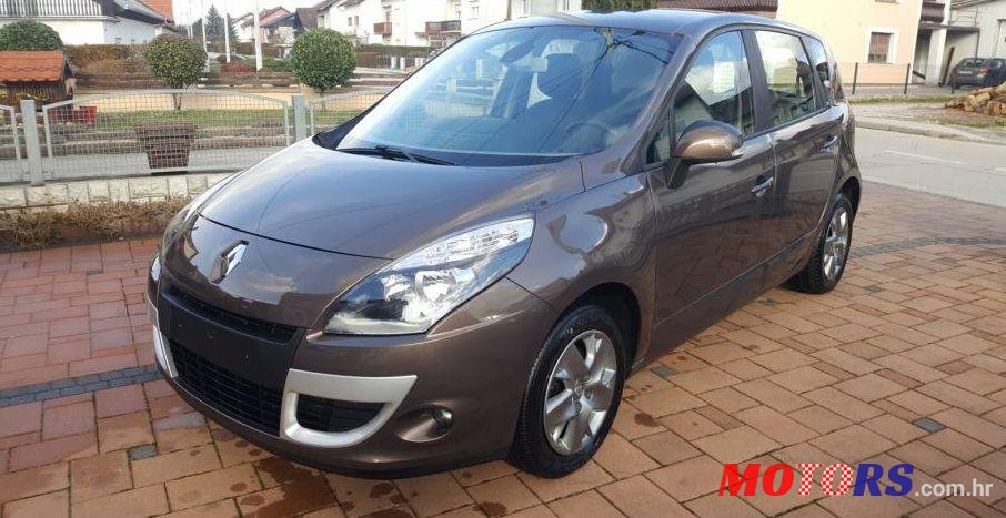 2011' Renault Scenic 1.5 Dci 81Kw photo #1