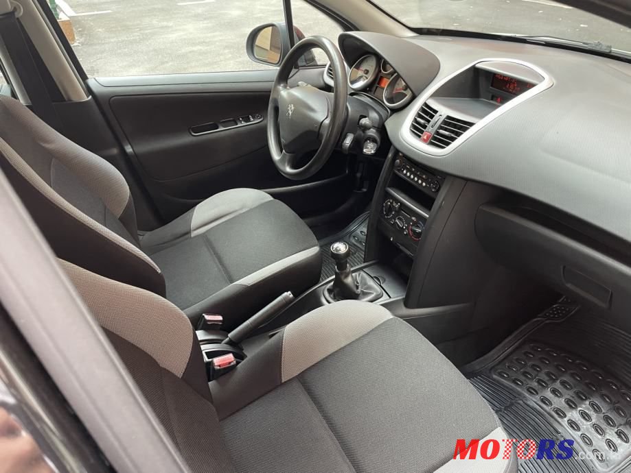 2009' Peugeot 207 1,4 Vti photo #6