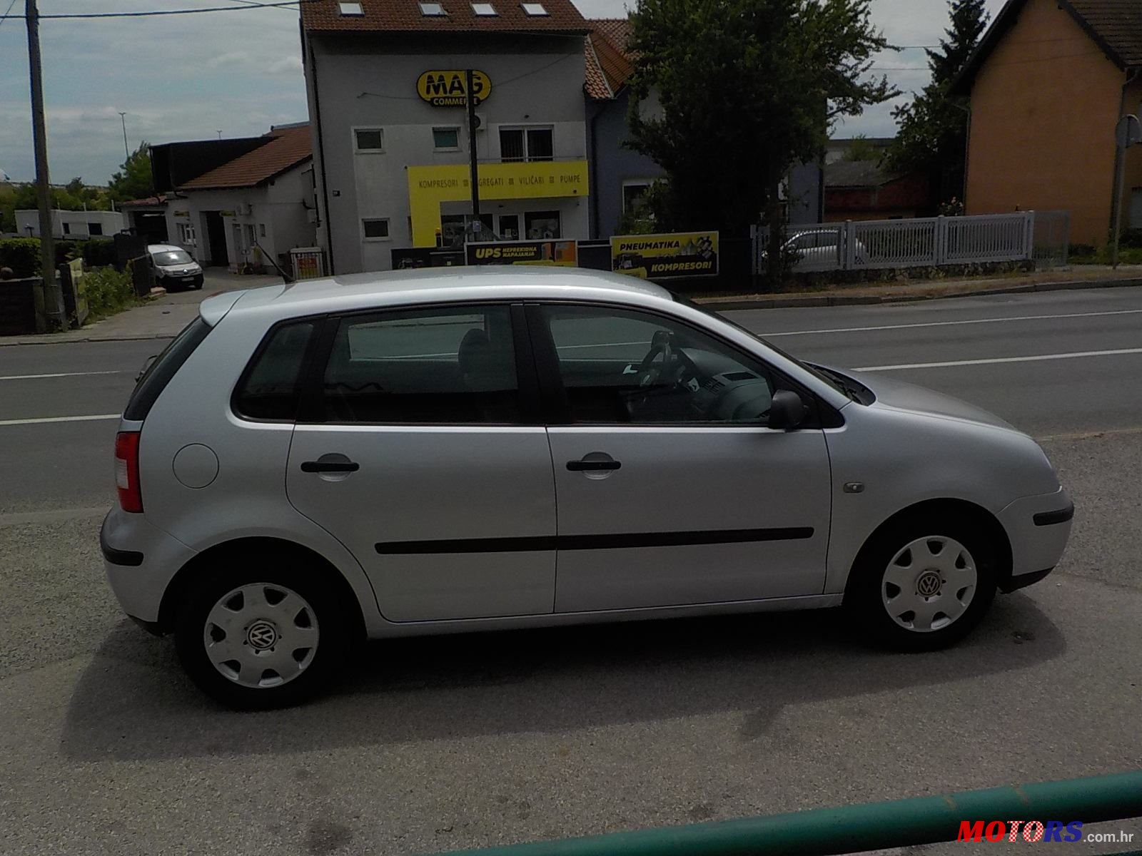 2002' Volkswagen Polo photo #5