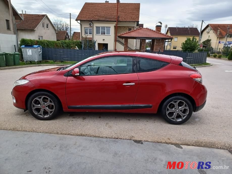 2009' Renault Megane Coupe photo #6