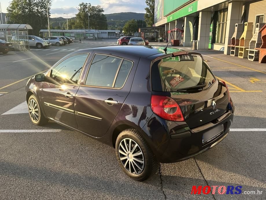 2008' Renault Clio 1,5 Dci photo #4