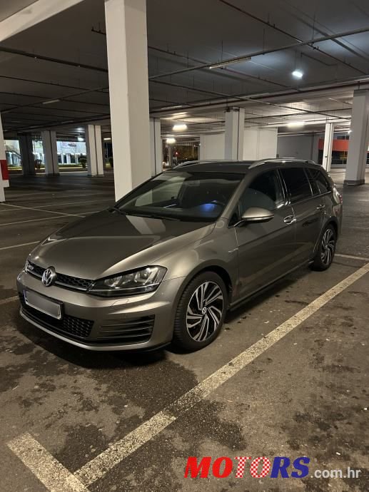 2016' Volkswagen Golf VII Variant photo #2