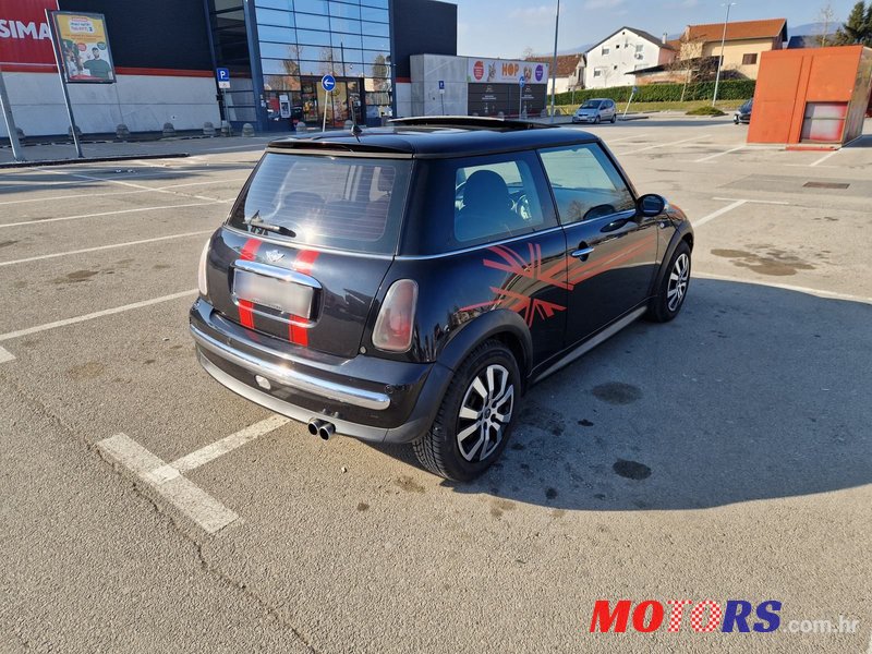 2004' MINI Cooper Mini One photo #4