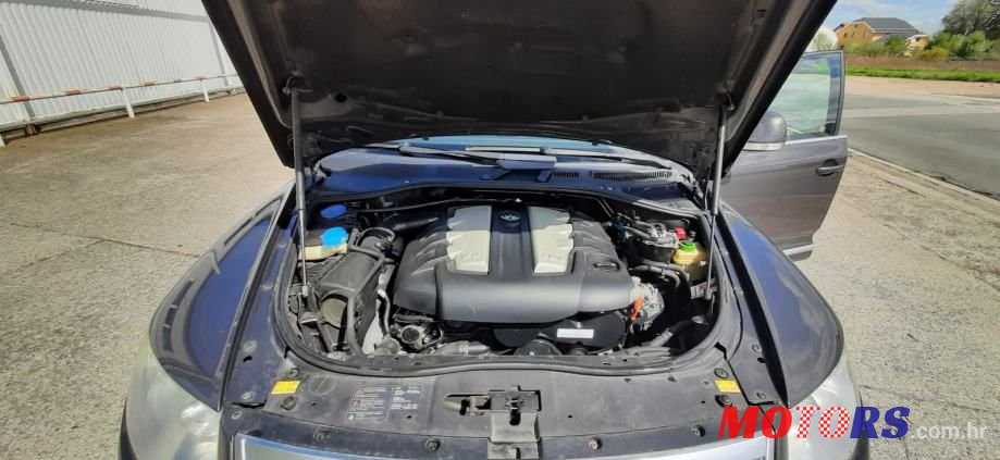 2007' Volkswagen Touareg photo #6