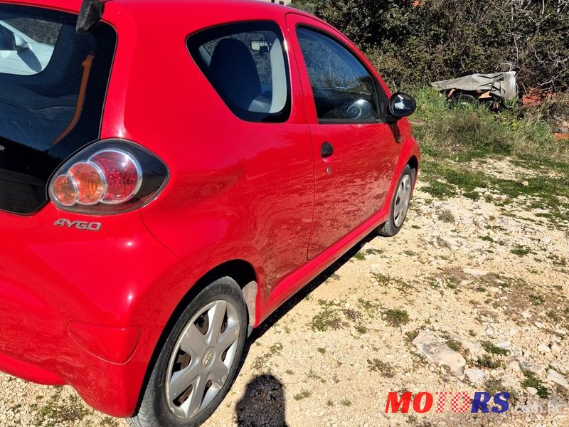 2010' Toyota Aygo 1,0 Vvt-I photo #3