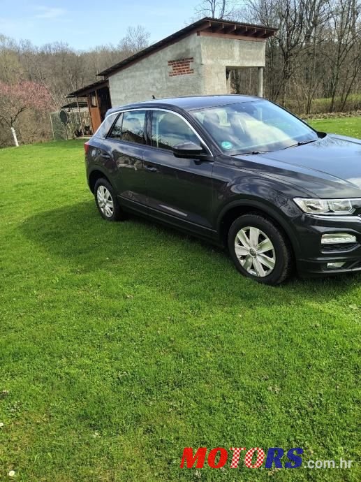 2019' Volkswagen T-Roc 1,6 Tdi photo #3