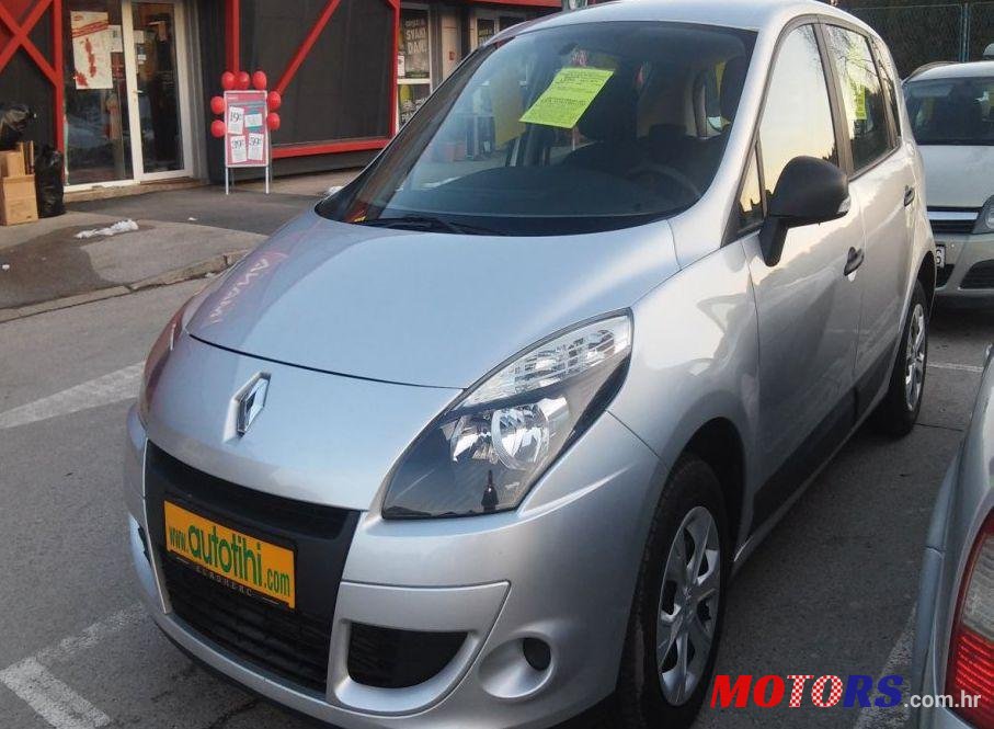 2010' Renault Scenic 1,5 Dci photo #1