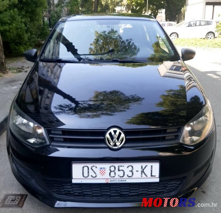 2011' Volkswagen Polo photo #1