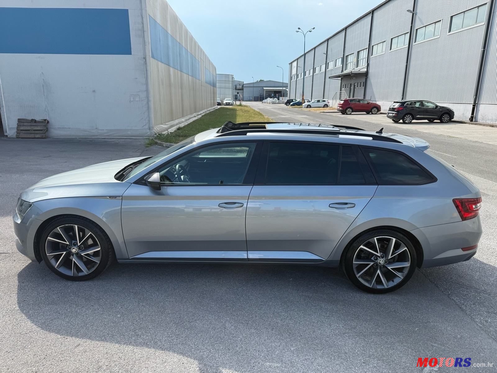 2019' Skoda Superb Combi photo #4
