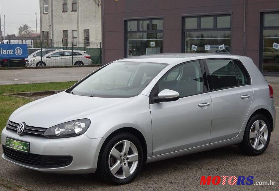 2010' Volkswagen Golf VI 1,6 Tdi photo #1