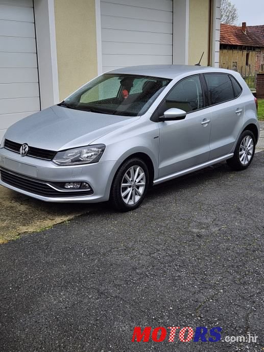2016' Volkswagen Polo photo #2