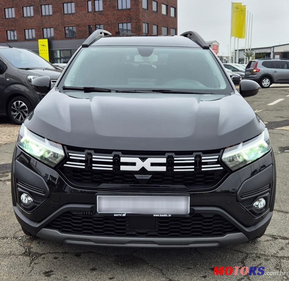 2024' Dacia Jogger photo #3