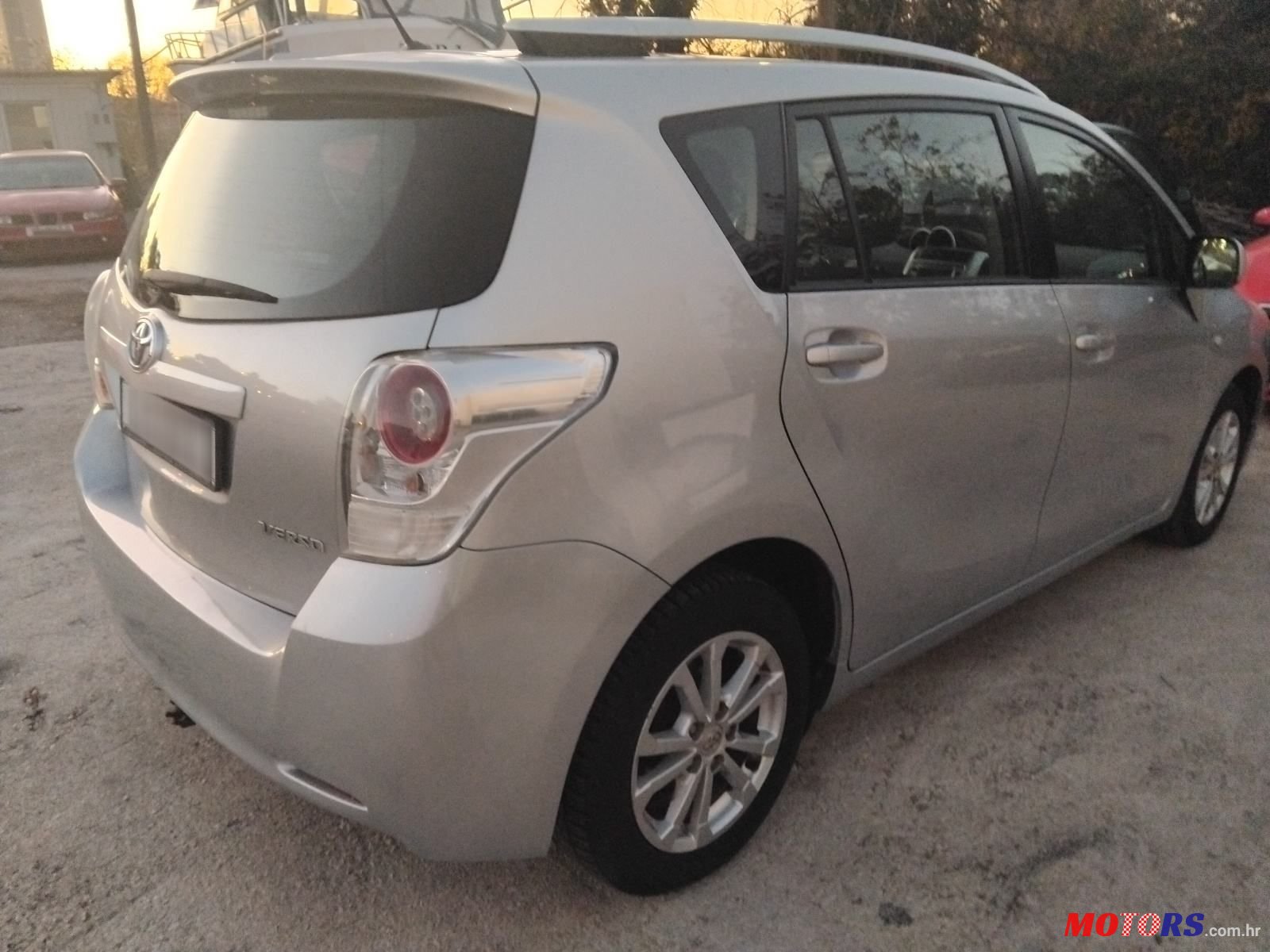 2012' Toyota Verso 2.0 D-4D Family photo #2