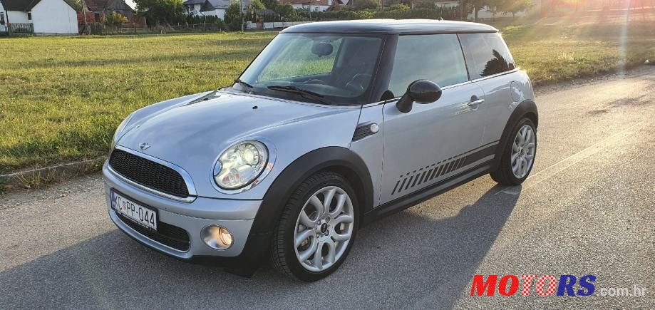 2009' MINI Cooper D photo #2