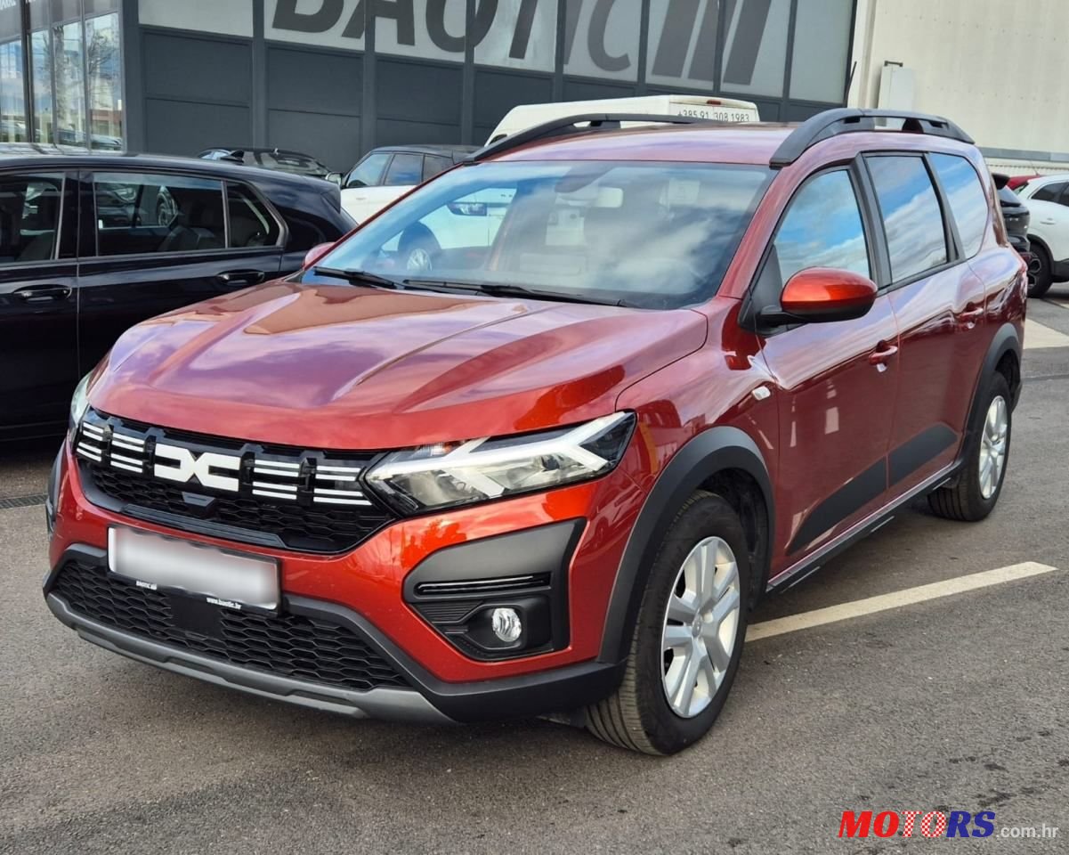 2024' Dacia Jogger photo #2