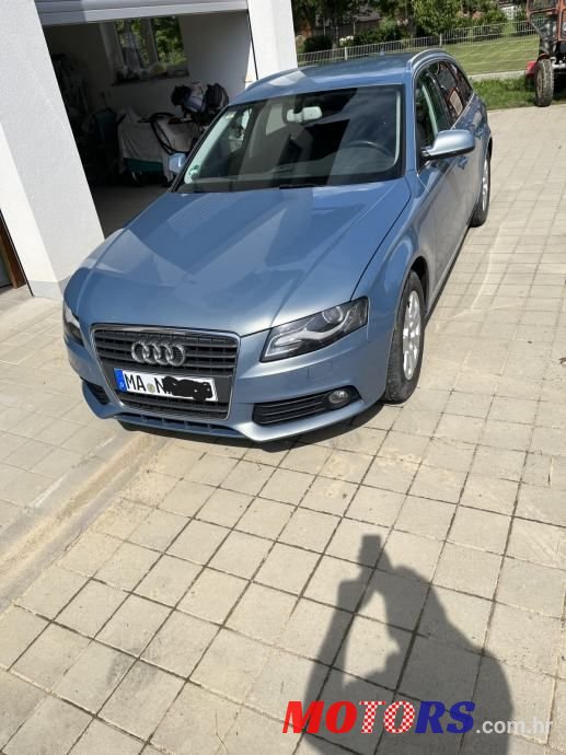 2011' Audi A4 Avant photo #1