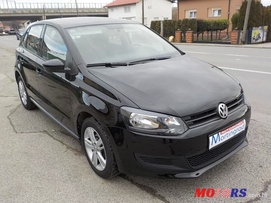 2013' Volkswagen Polo photo #6