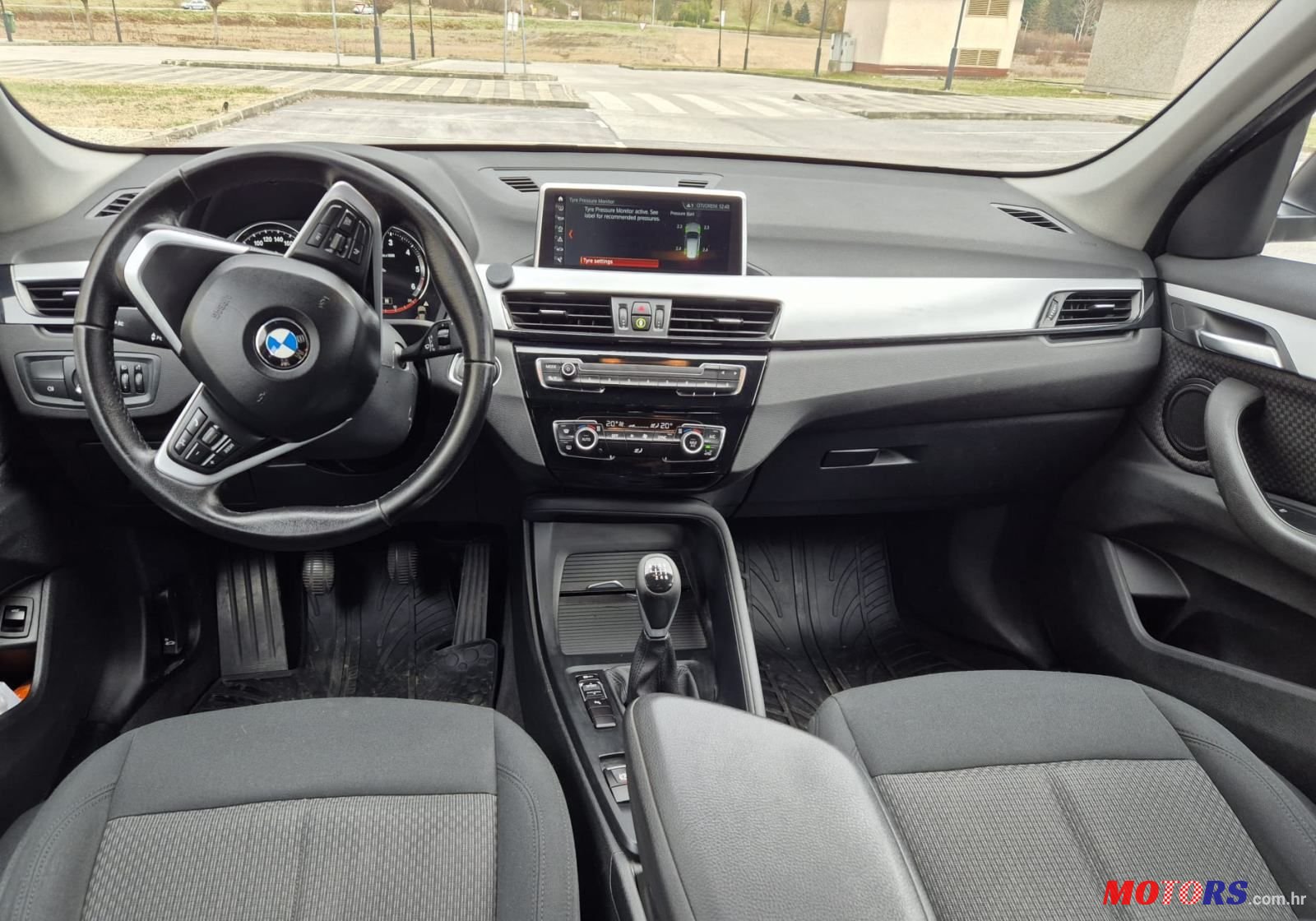 2020' BMW X1 Xdrive18D photo #6