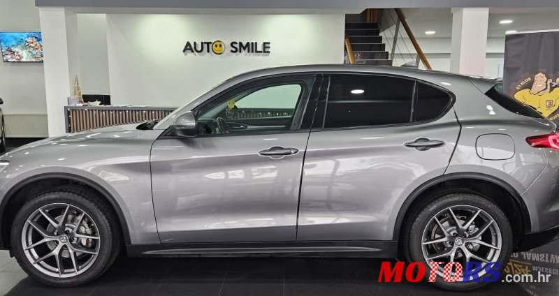 2017' Alfa Romeo Stelvio 2,2 Diesel photo #2