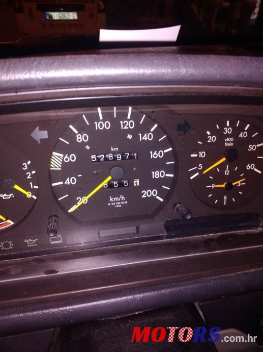 1995' Mercedes-Benz 124 photo #5