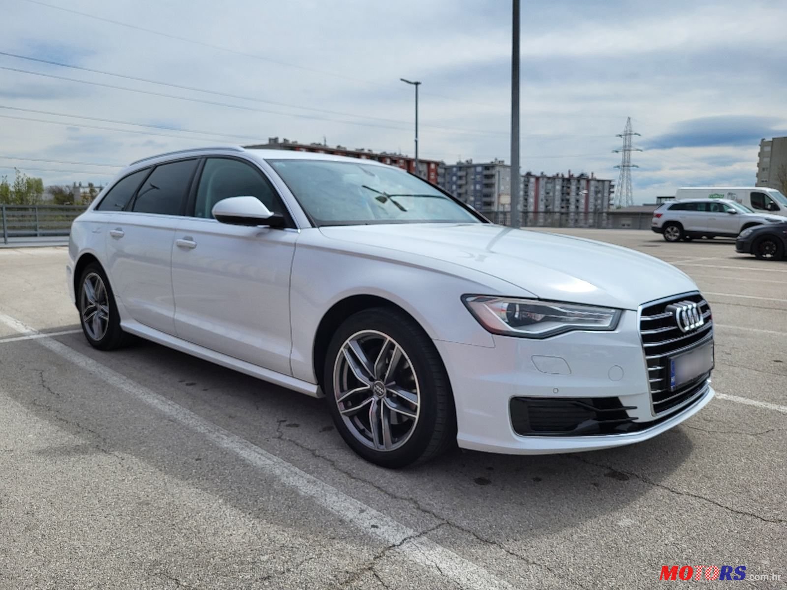 2016' Audi A6 Avant photo #1