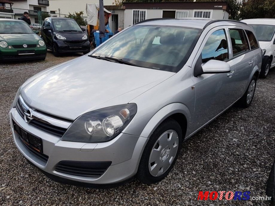 2006' Opel Astra Karavan photo #2