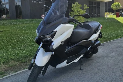 2016' Yamaha Xmax