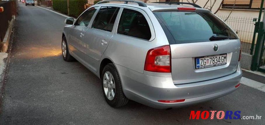 2010' Skoda Octavia Combi 1,6 Tdi photo #1