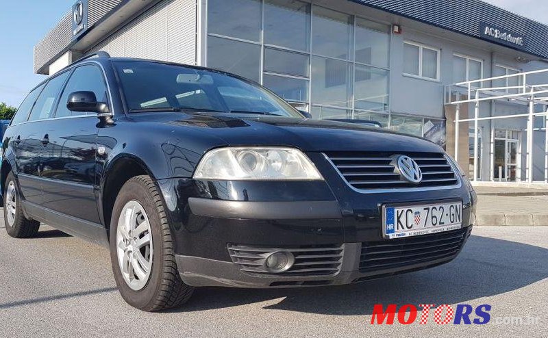 2003' Volkswagen Passat Variant photo #1