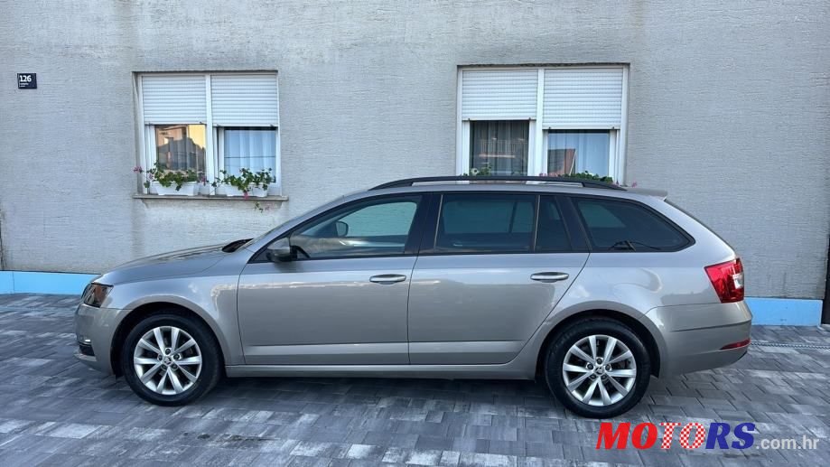 2018' Skoda Octavia Combi photo #2