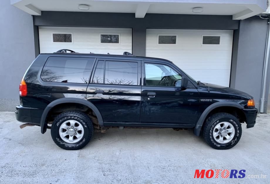 1998' Mitsubishi Pajero photo #6