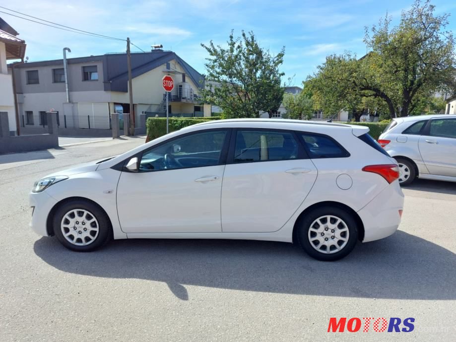 2013' Hyundai i30 Cw 1,6 Crdi photo #5