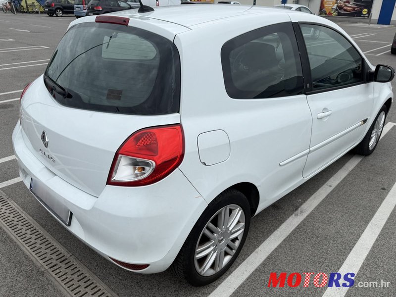 2010' Renault Clio 1,5 Dci photo #4