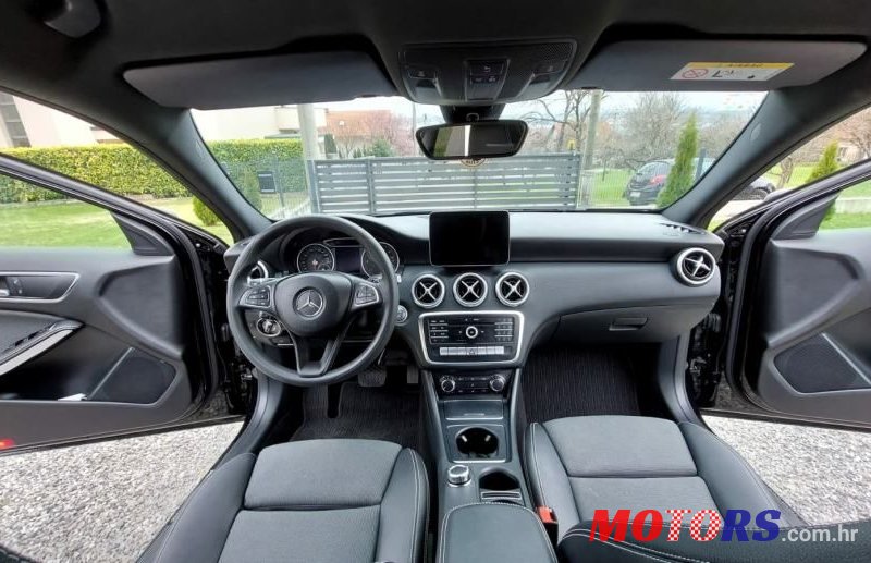 2017' Mercedes-Benz A-Klasa 180 D photo #6