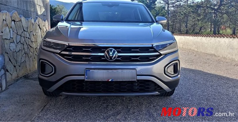 2022' Volkswagen T-Roc 2,0 photo #6