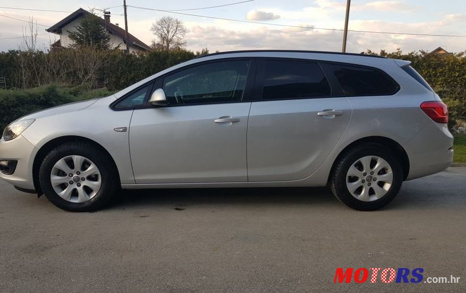 2015' Opel Astra Karavan photo #4