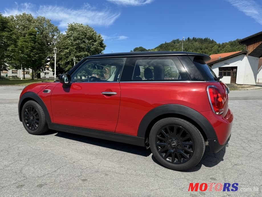 2016' MINI Cooper D photo #2