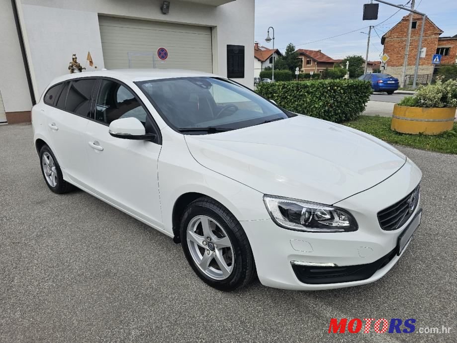 2015' Volvo V60 D3 photo #3