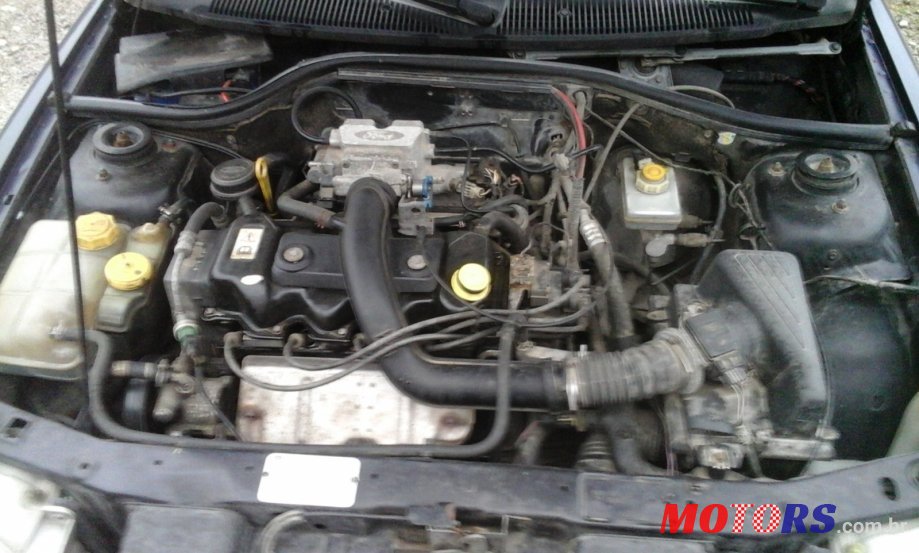 1999' Ford Escort photo #3