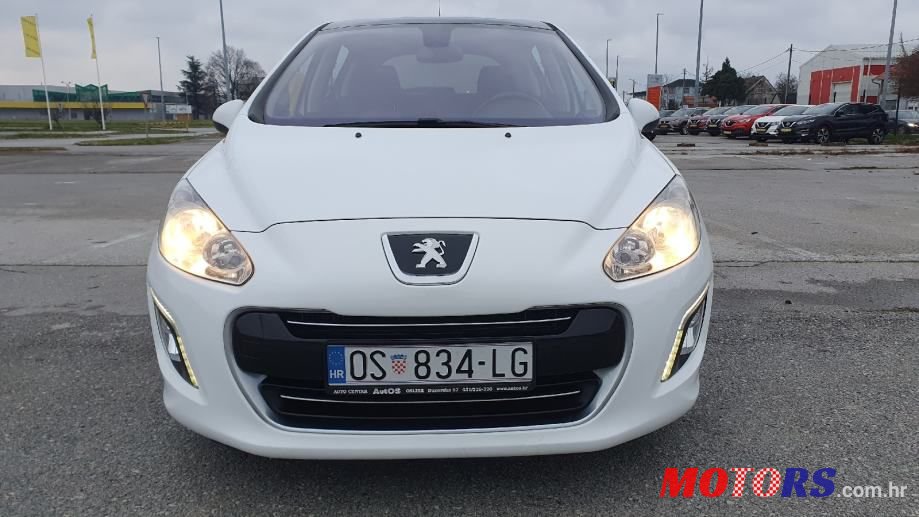 2012' Peugeot 308 photo #2