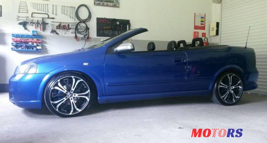 2002' Opel Astra Cabriolet photo #1