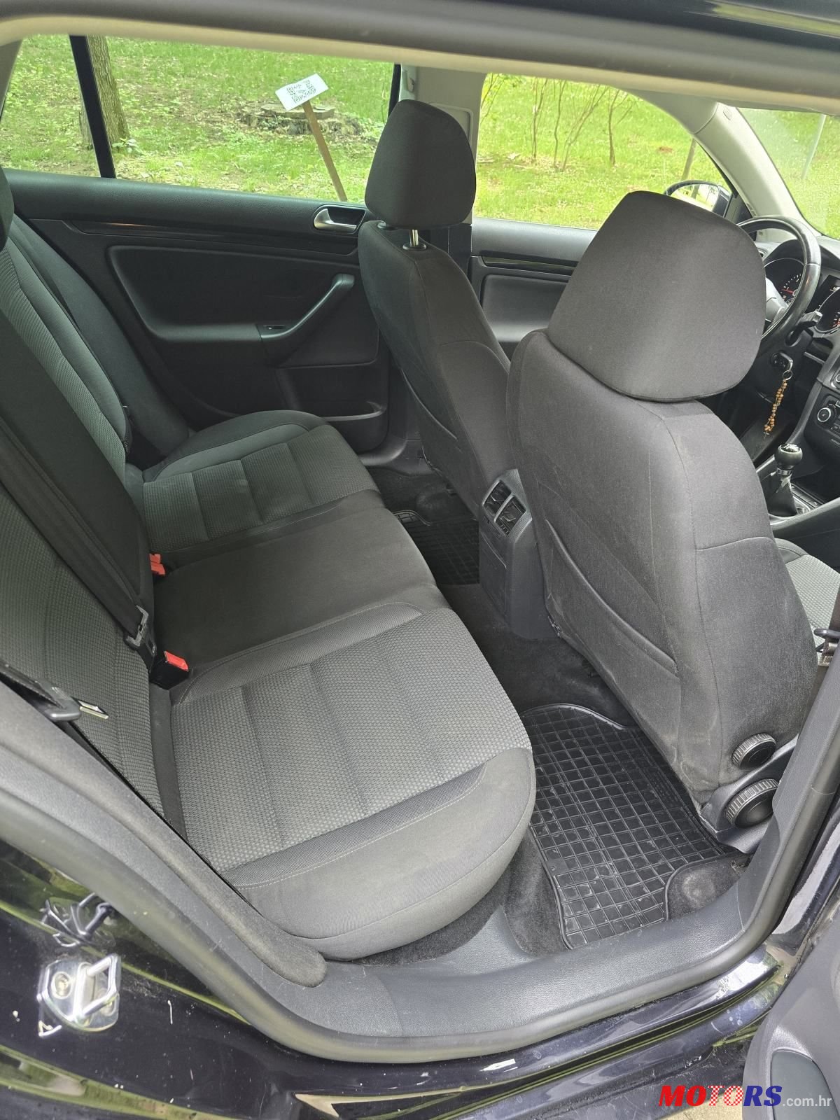 2011' Volkswagen Golf VI Variant photo #6