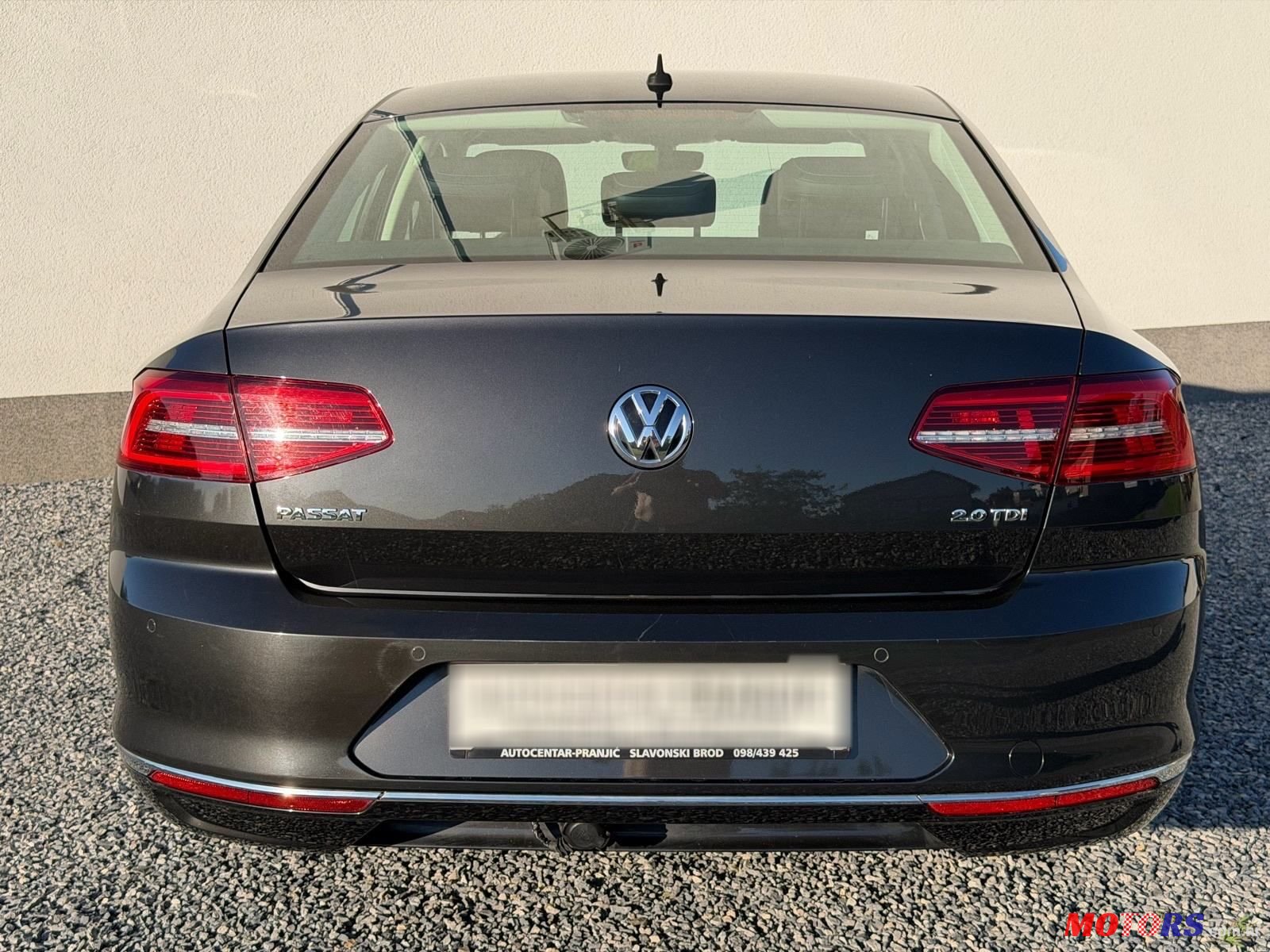 2017' Volkswagen Passat photo #3