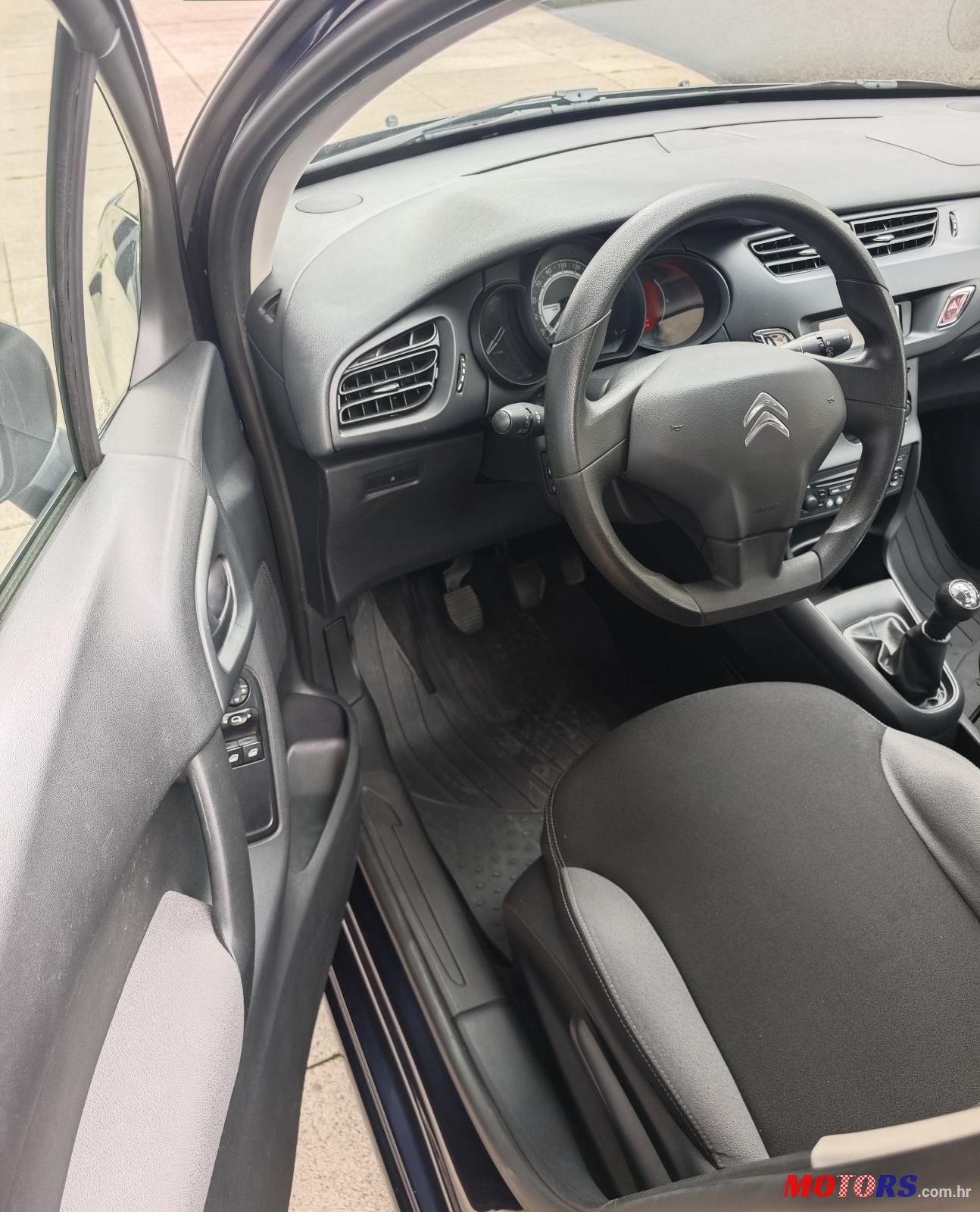 2015' Citroen C3 1,0 Vti photo #6