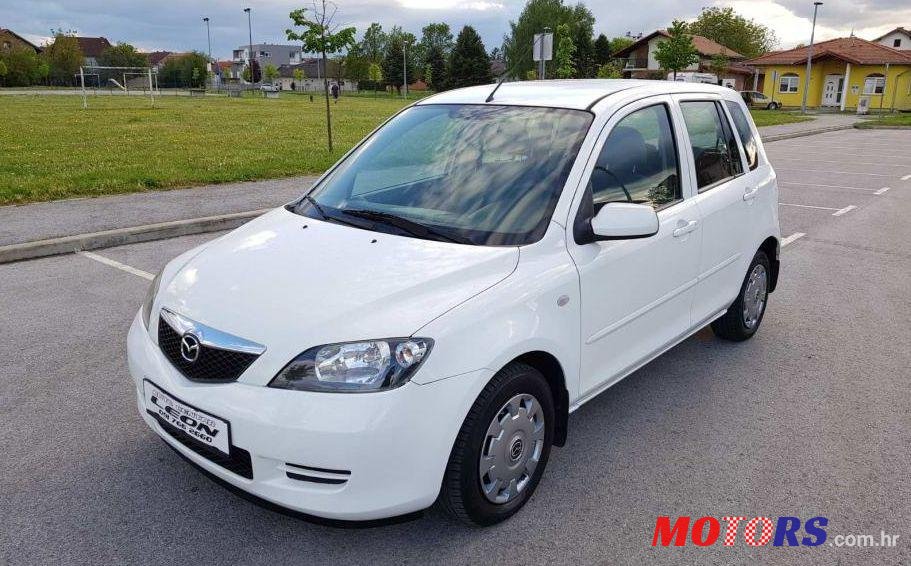 2005' Mazda 2 Cd68 photo #3