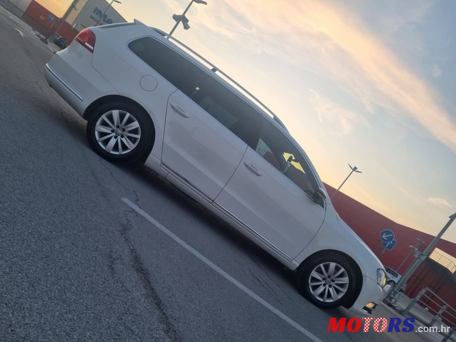 2014' Volkswagen Passat Variant photo #6