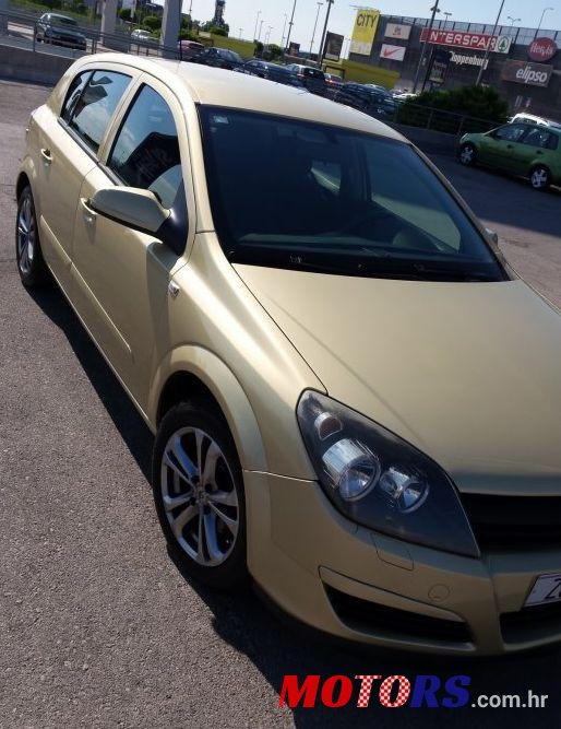 2005' Opel Astra 1,4 16V photo #1