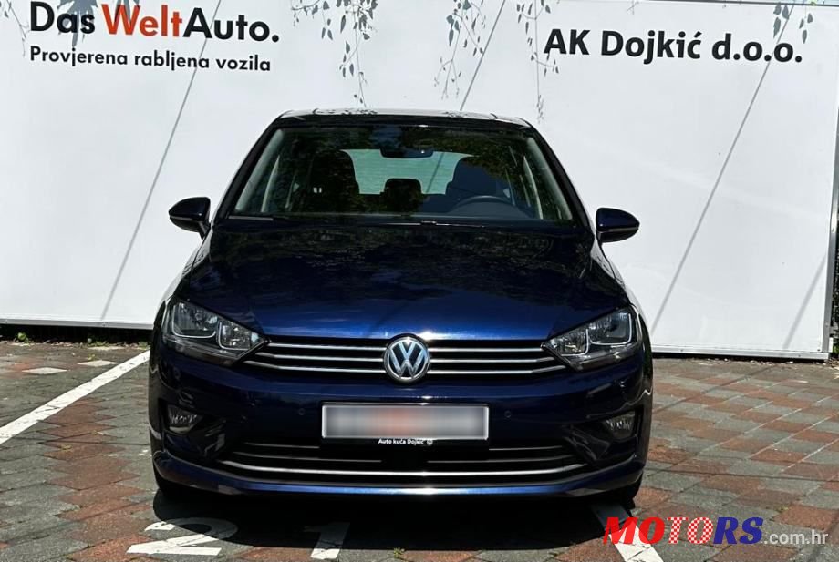 2017' Volkswagen Golf photo #3