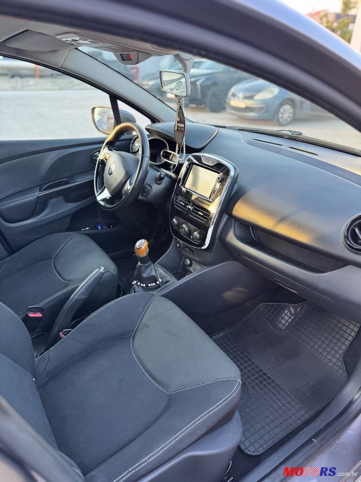 2014' Renault Clio 1.5 Dci photo #5