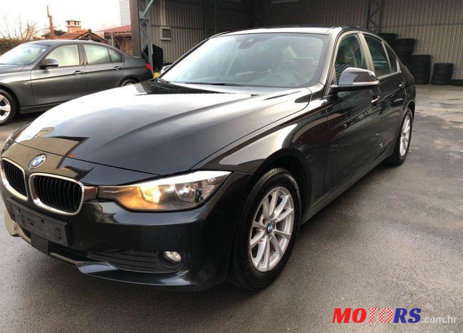 2013' BMW Serija 3 318 D photo #1